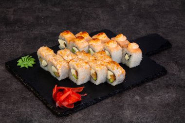 Japon Suşi ile çeşitli madde ayarla