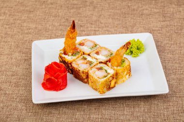 Karides ile Japon geleneksel rulo