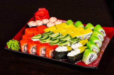 Japon geleneksel rulo ve suşi ayarla