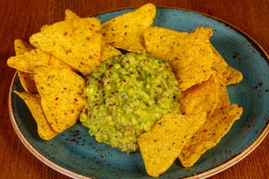 Guacamole soslu cips cips