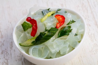 İştah açıcı börülce soslu erişte makarna