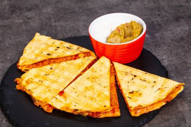 Mexican quesadilla tortilla - et, sebze