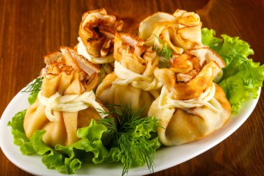 Et ile doldurulmuş krep