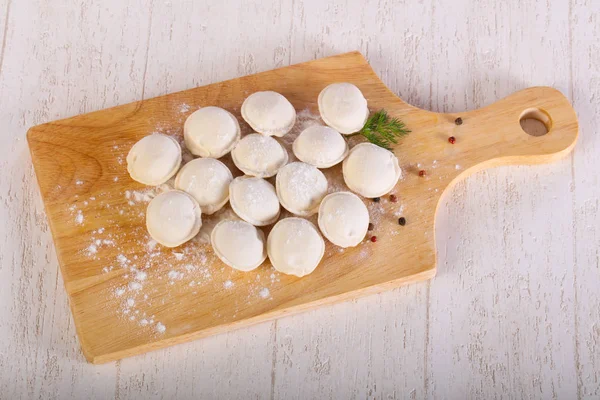 Ruwe Dumplings Voor Het Koken — Stockfoto