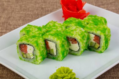 Somon ve salatalık ile