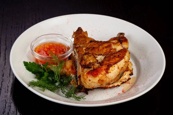 Poulet Tabac Savoureux Avec Sauce Chili — Photo