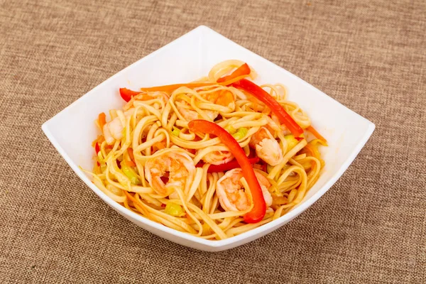 Macarrão Wok Com Camarão Legumes Especiarias — Fotografia de Stock