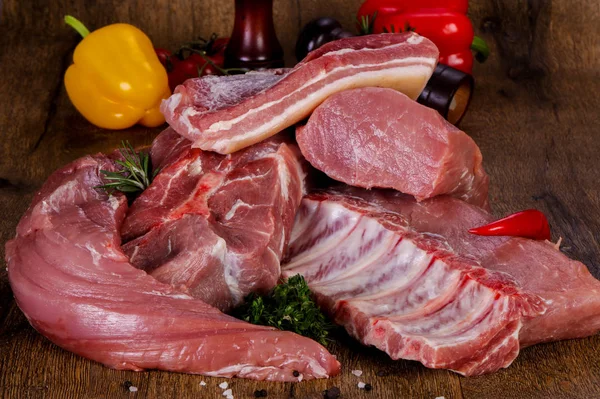 Carne Maiale Cruda Sfondo Legno — Foto Stock