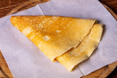 Sıcak lezzetli gözleme yemek için hazır