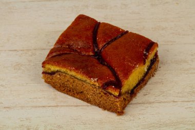 Lezzetli pandispanya ower ahşap arka plan