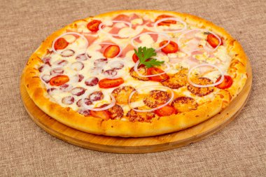 Pizza mix assortie et ve peynir ile