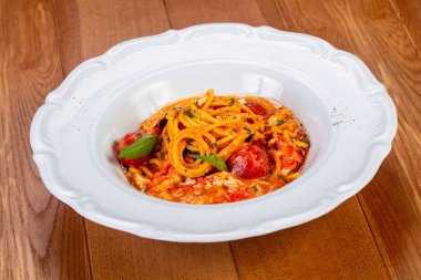 Yengeç ve Domatesli Spagetti