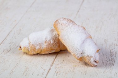 Tatlı tastu topuz reçel ile