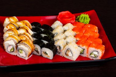 Japon geleneksel rulo ve suşi ayarla