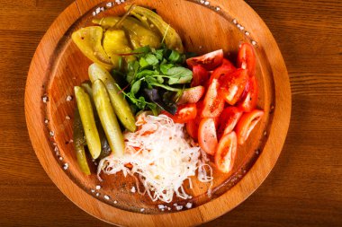 Turşu sebze salatalık ve lahana