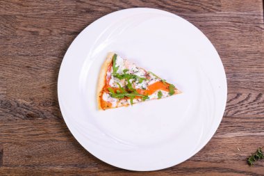 Somon pizza rucola hizmet