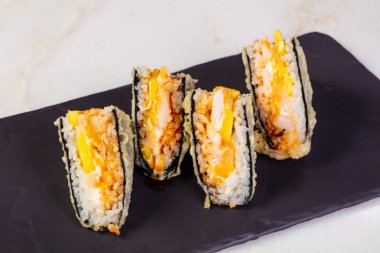 Sıcak tempura roll - köşe 