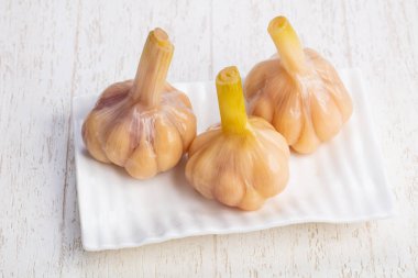 Lezzetli turşusu Marine sağlıklı sarımsak