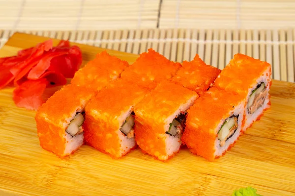 Sushi Gulung Lezat Dengan Bertengger — Stok Foto