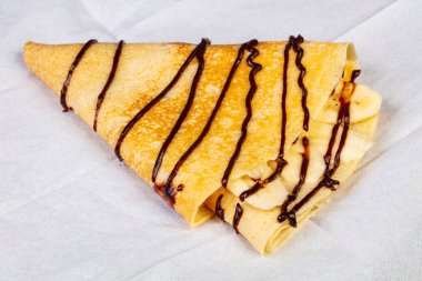 Muzlu ve çikolatalı krep.