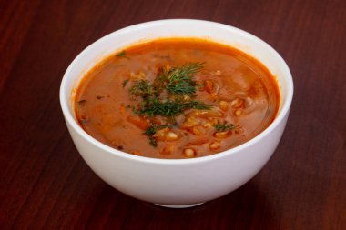 Turşu sebze ile Rus geleneksel çorba Rassolnik