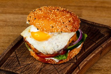 Lezzetli burger et ve peynir