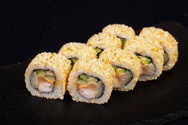 Karides ile Japon soğuk rulo