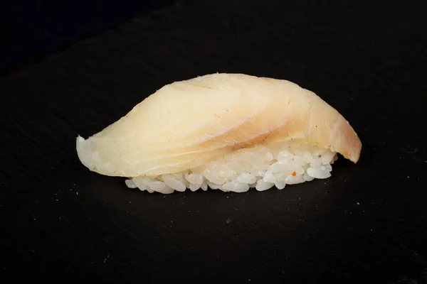 スズキと冷たい寿司 — ストック写真