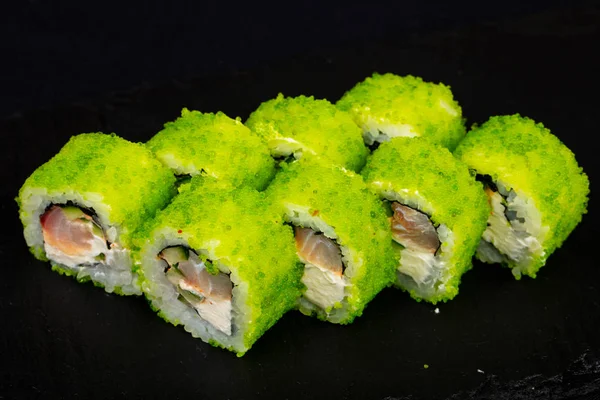 Rollo Frío Japonés Con Salmón — Foto de Stock