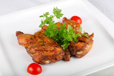 Maydanoz ile kavrulmuş tavuk