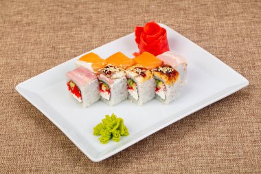 Pastırma ile Japon geleneksel rulo