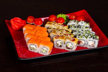 Japon geleneksel rulo ve suşi ayarla