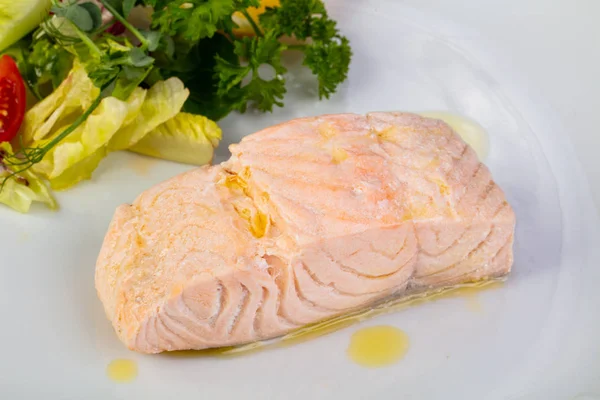 Delizioso Salmone Vapore Con Insalata — Foto Stock