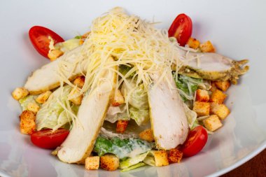 Lezzetli ceasar Salata tavuk