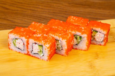 Lezzetli California sushi roll seti