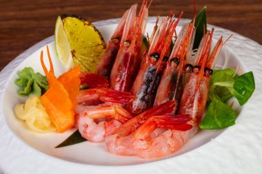 Japon mutfağı sashimi tatlı karides 