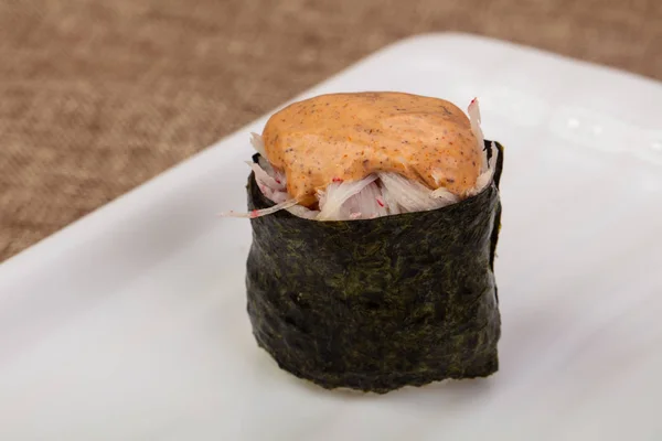 Sushi Picante Gunkan Com Molho — Fotografia de Stock