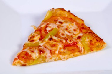 Pizza sarı dolmalık biber ile