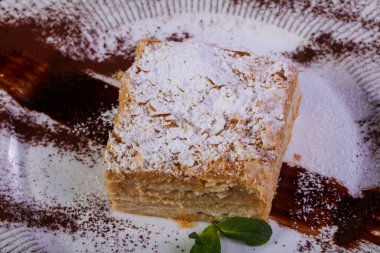 Nane yaprakları hizmet lezzetli Napoleon kek