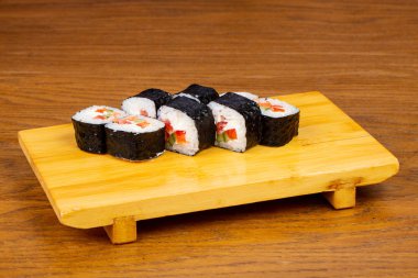 Lezzetli sebze ile krem peynir rulo