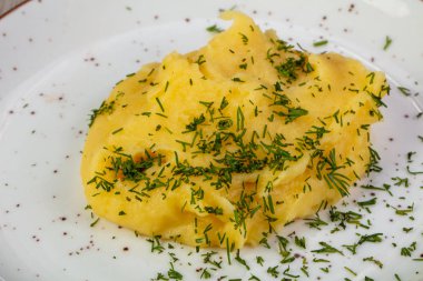 Plaka dereotu ile patates ezdim