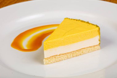 Tatlı lezzetli peynirli kek tabağı