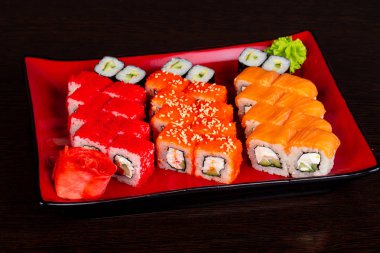 Japon geleneksel rulo ve suşi ayarla