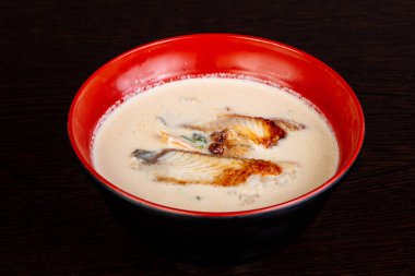 Yılan balığı çorbası Japon krem