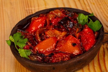 Gürcü mutfağı - ajapsandali sebze ızgara