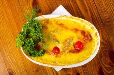 Cocotte kalamar ve peynir ile