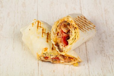 Et, sos ve salata ile iştah açıcı Calypso