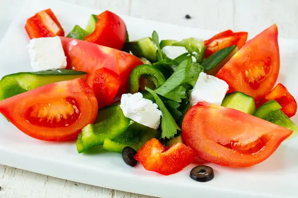 Ensalada Tradicional Griega Con Queso Feta —  Fotos de Stock