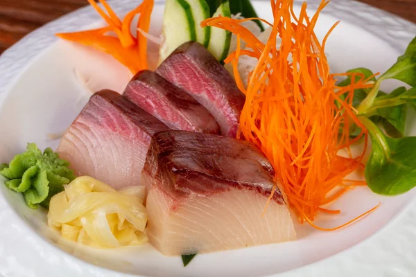 Sashimi Frío Japonés Con Cola Amarilla — Foto de Stock