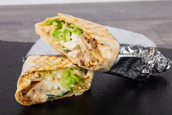 Shawarma Med Kött Och Grönsaker — Stockfoto